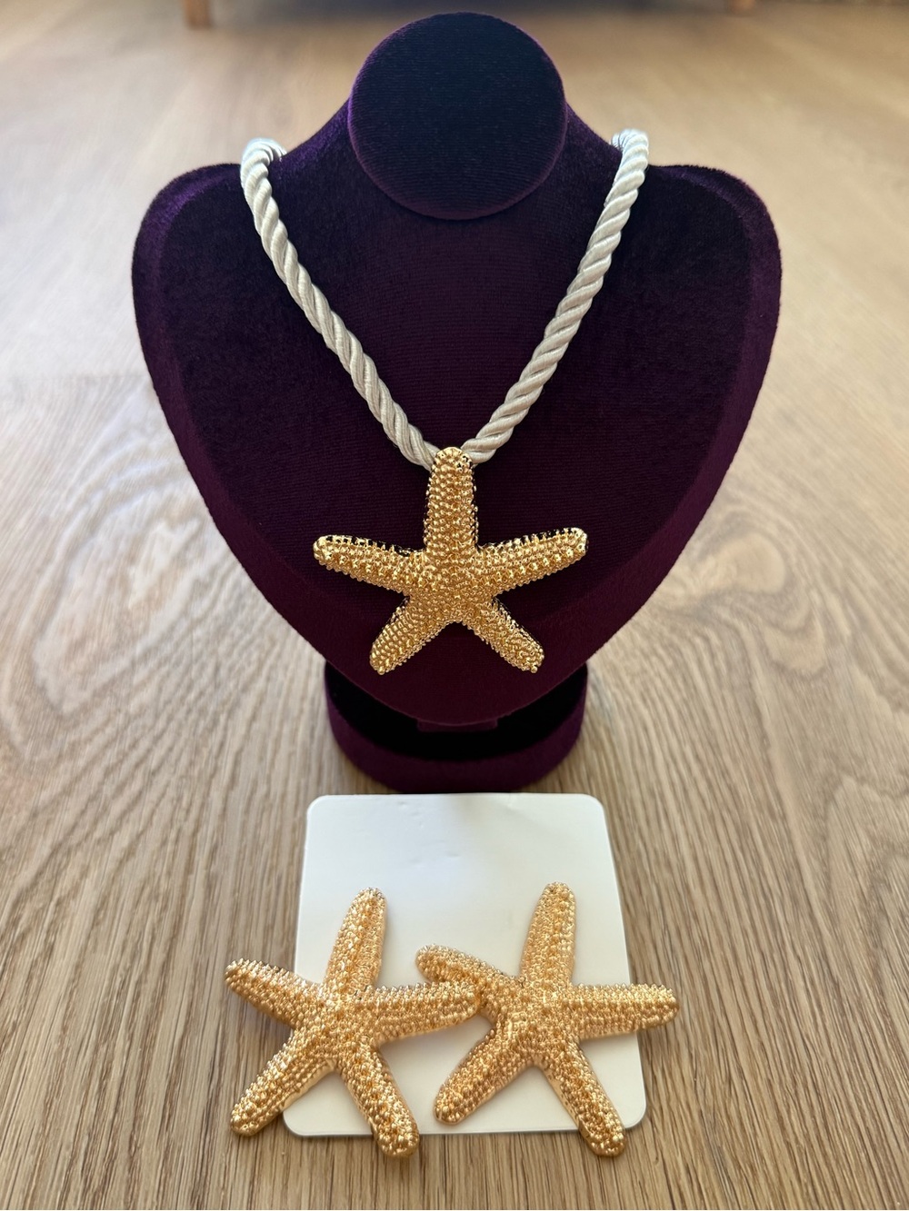 STARFISH NECKLACE AND EARRINGS SET